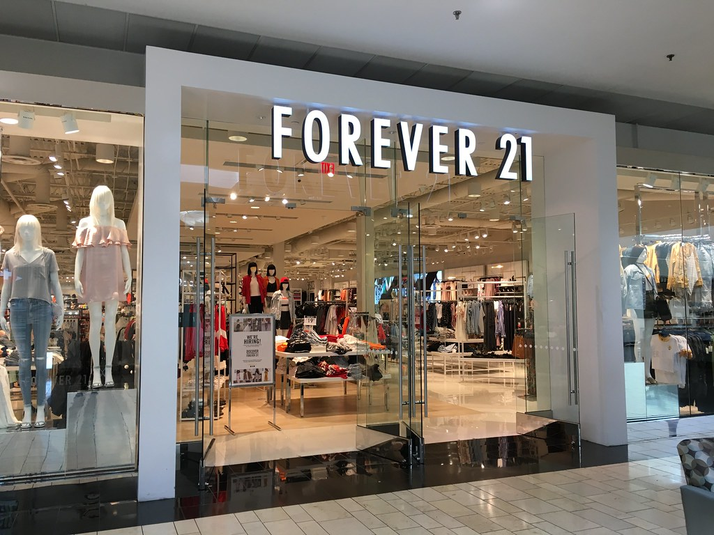 Ariana Grande sues Clothing Brand FOREVER 21 for alleged Trademark