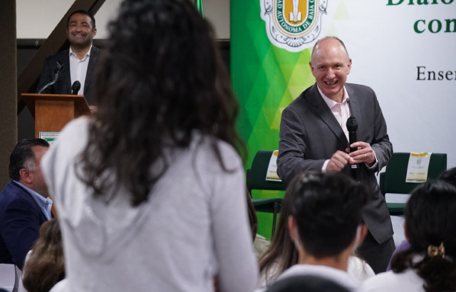 Colin Bailey speaking at UABC Mexico